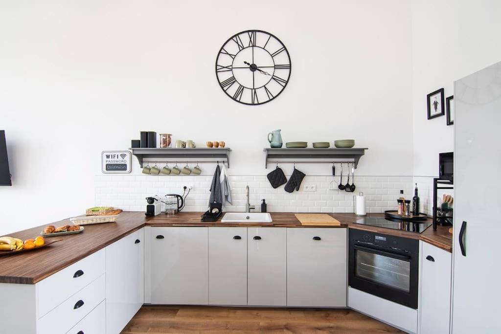 Treize Maison 3 Bed House In Centre Of Saint Severin Exteriör bild